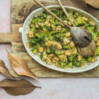 Sformato piccante di quinoa e broccoli con tofu e semi di lino