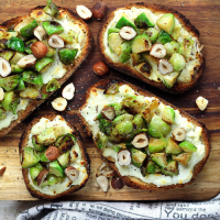 Bruschette invernali con cavolini di Bruxelles