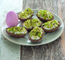 Boats with Ricotta and Pistachios