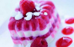 Yogurt Parfait with White Peach and Raspberry