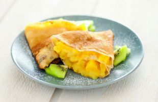 Light Crepes of Yellow Apples with Orange