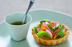 Tartlets with Salad of Spinach and Radishes