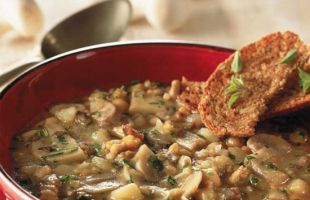 Thick Soup of Chickpeas with Mushrooms 